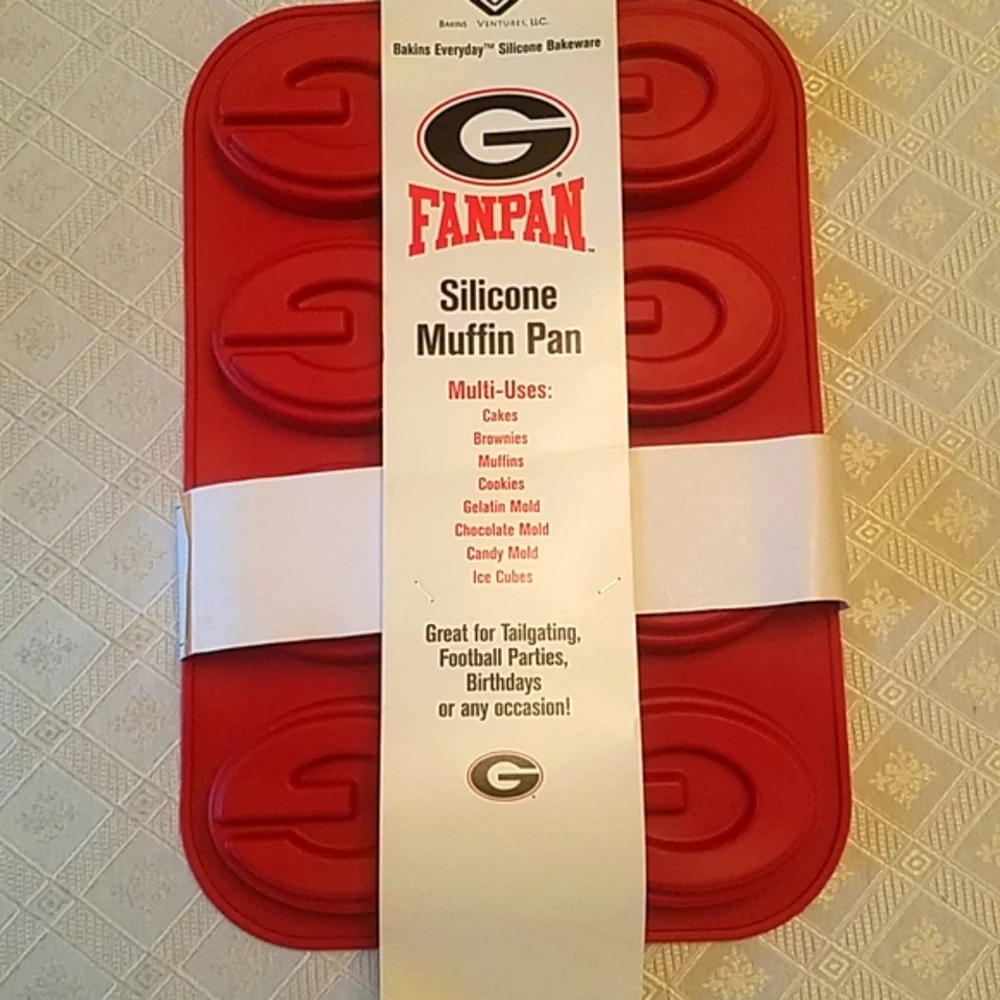 NWT Silicone muffin pan NCAA Georgia FanPan - Picture 2 of 3